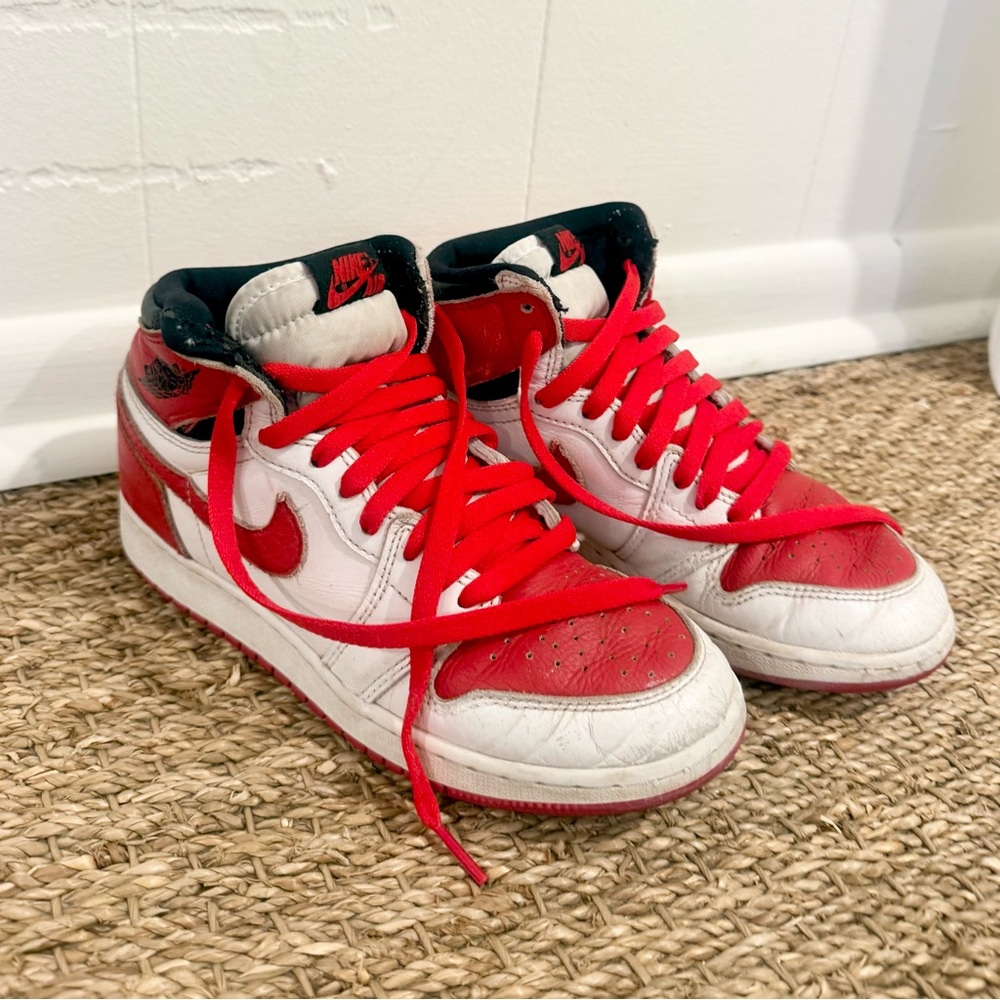 Nike Air Jordan 1 Mid - Chicago White and Gym Red - Size 5 GS